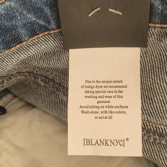 NWT BLANK NYC Stagger Hem Straight Leg Jeans Size 26 - Picture 7 of 8